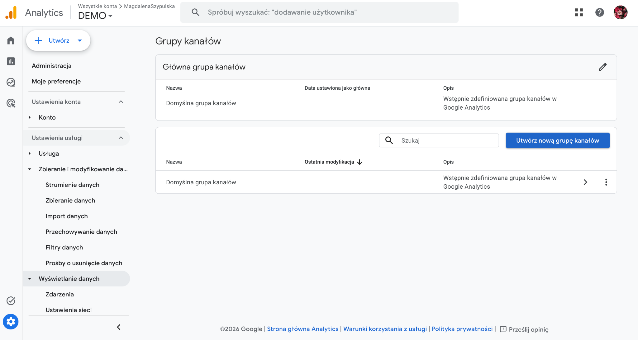 Widok domyślnej grupy kanałów w Google Analytics 4 z przyciskiem do utworzenia nowej grupy kanałów.